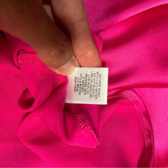 Renee C Satin Mini Skirt in Pink. Never Worn. Tags on. - Picture 5 of 6